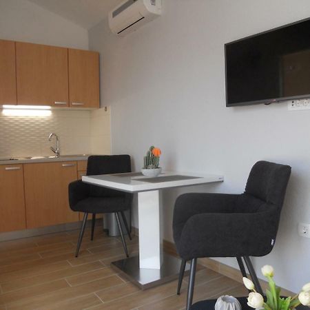 Apartments Mihalic I Башка Экстерьер фото